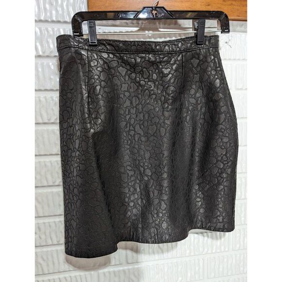 Choses Womens Mini Skirt Leather Zip Back High Waisted Black Size Jr. 7/8 NWT - Picture 1 of 5